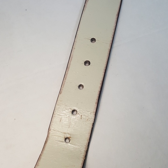 White Stitched Floral Leather Belt Silver-toned Buckle - Picture 5 of 5